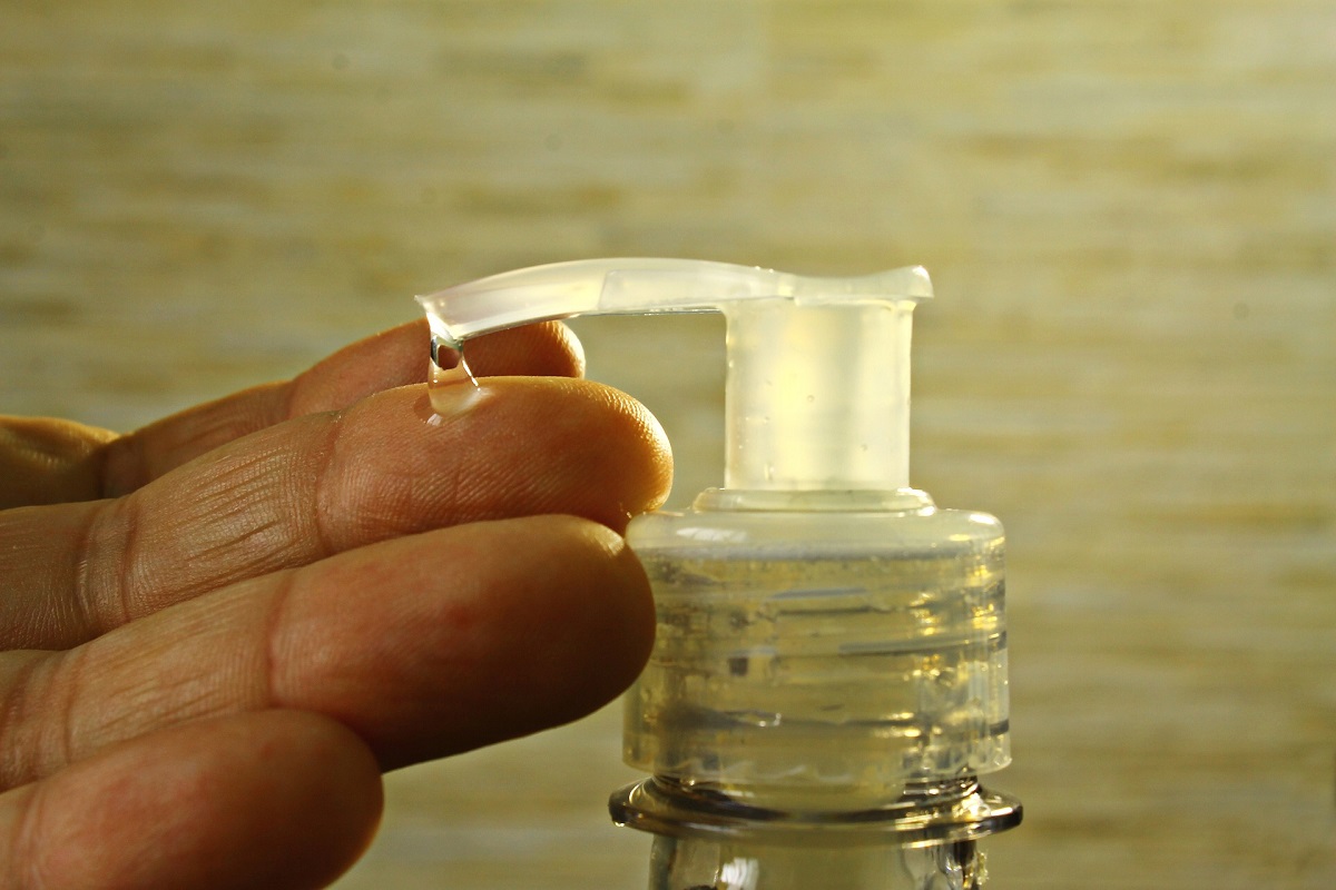 alcohol-gel-818256_1920