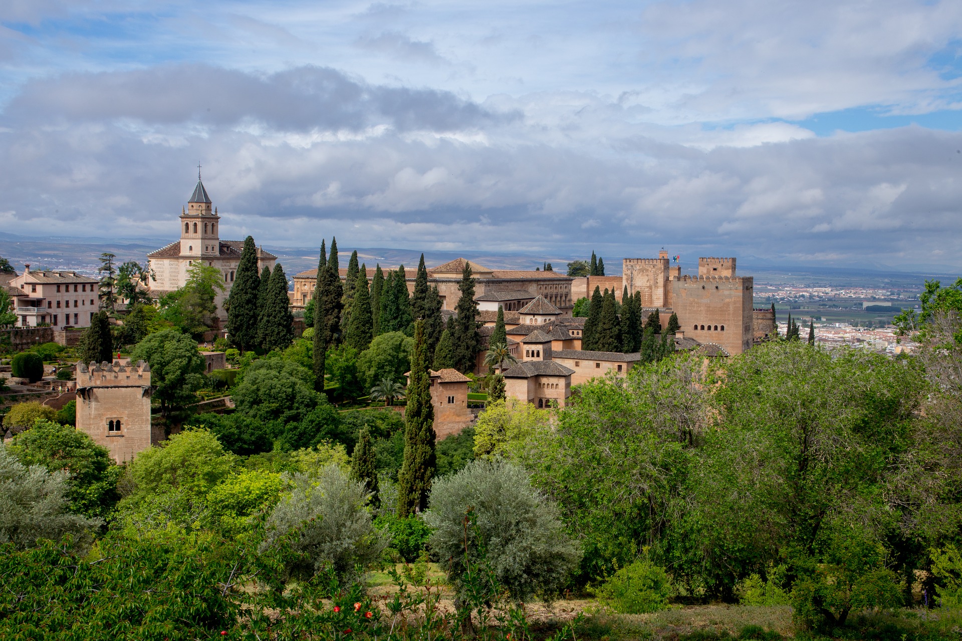 alhambra-2615842_1920