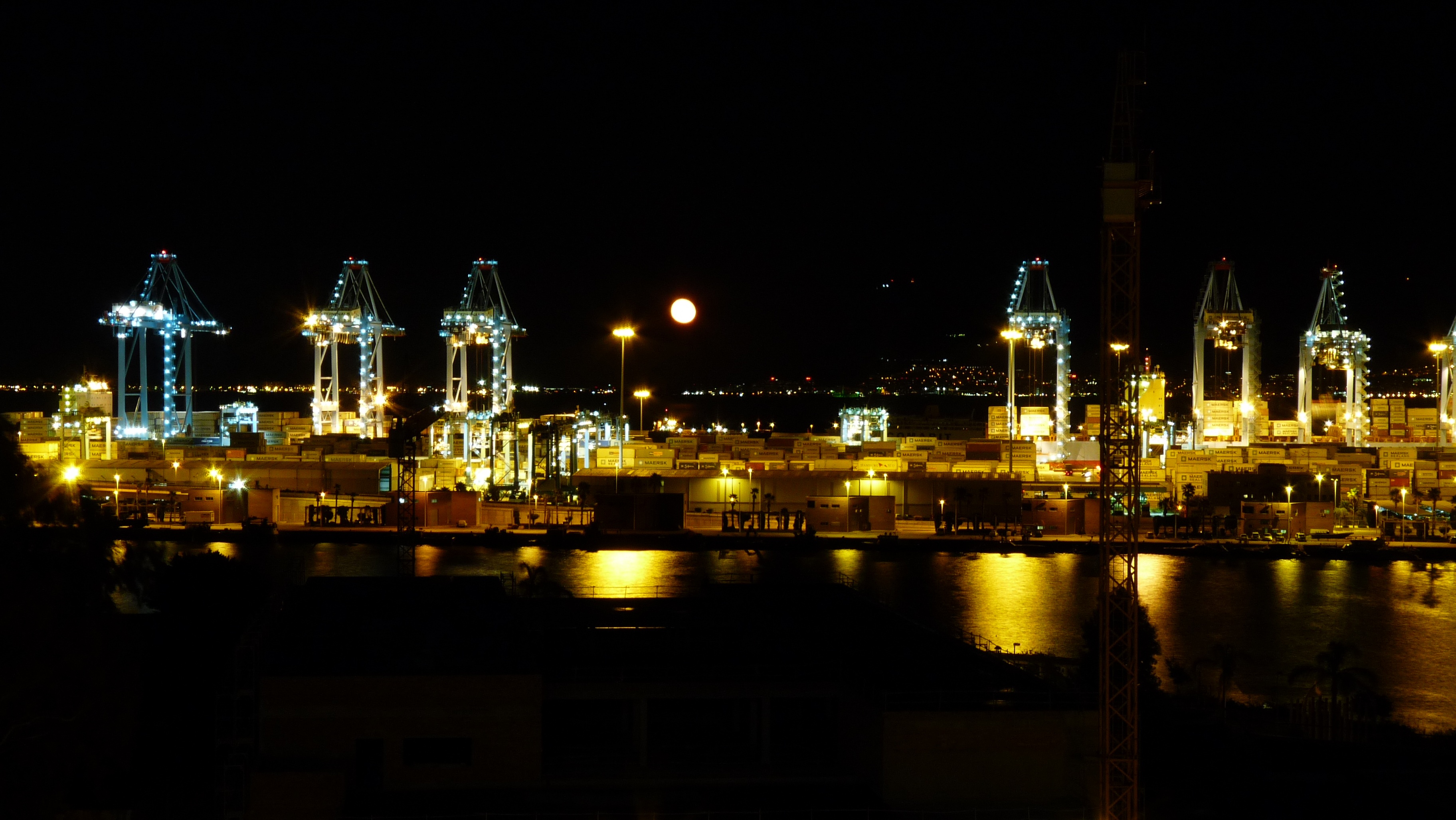 sea-skyline-night-city-cityscape-dusk-578889-pxhere.com
