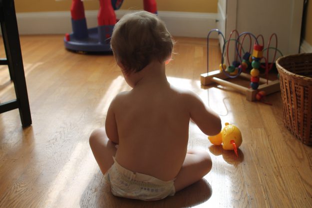 play-boy-home-young-sitting-child-698025-pxhere.com