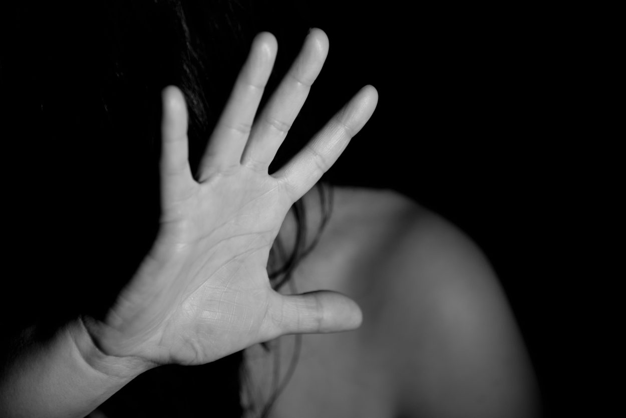 hand-black-and-white-woman-white-photography-female-1177140-pxhere.com